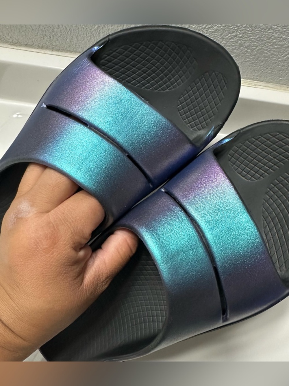 Women's OOfos OOahh Slide Sandal - Picture 8 of 8